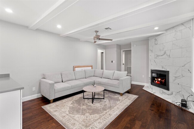 Building Photo - 5027 Wigton Dr