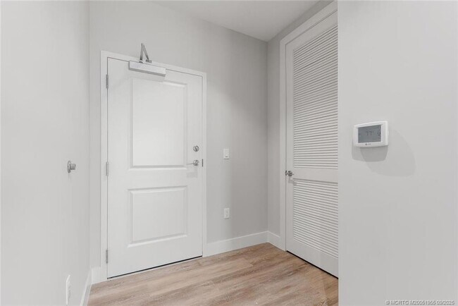 Building Photo - 41 SW Seminole St