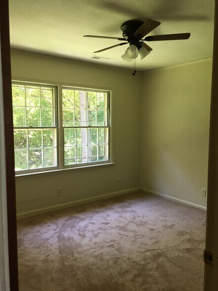 Building Photo - 107 Rockbridge Rd