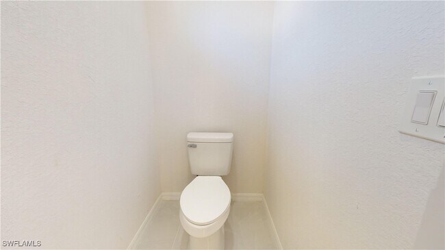 Building Photo - 2421 NW 24th St