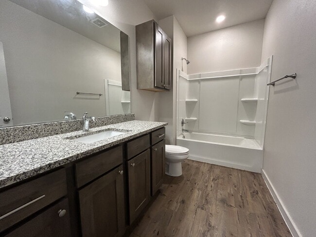 Building Photo - Beautiful 2-Story Townhome!