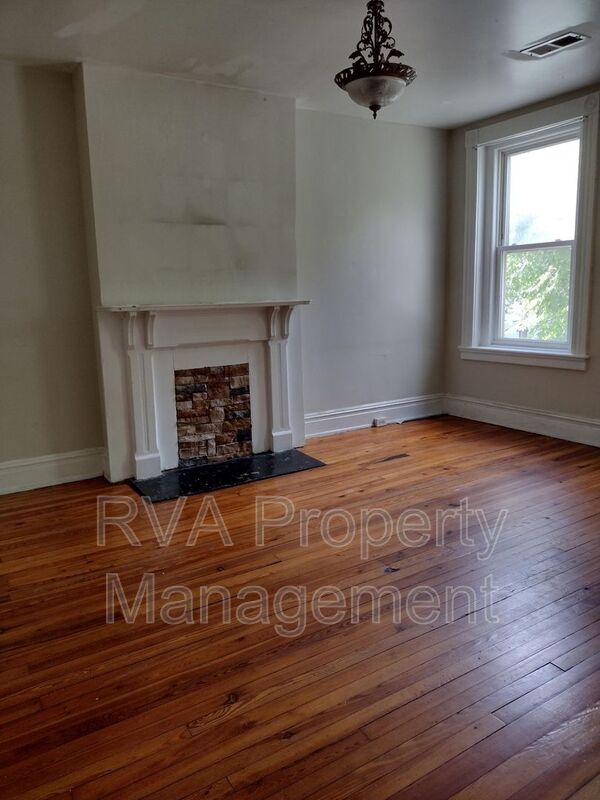 Building Photo - 518 W Clay St