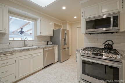 Building Photo - 1000 Portola Dr