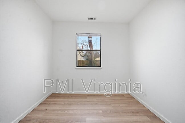 Building Photo - 2644 McKann Ave