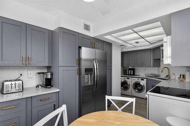 Building Photo - 1340 S Ocean Blvd