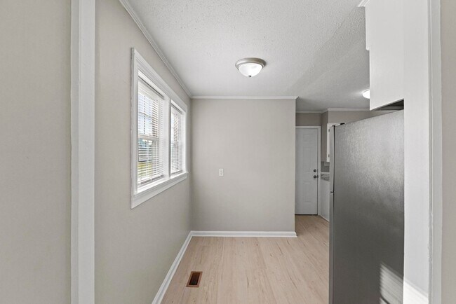 Building Photo - 337-339-339 Starling St