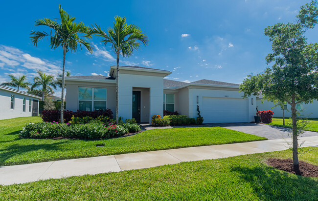 Building Photo - 11821 SW Lyra Dr.