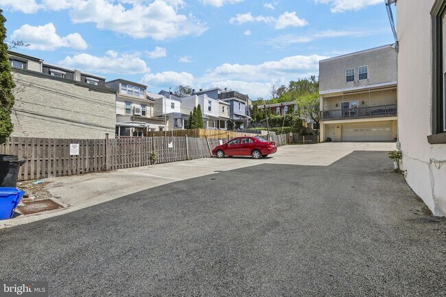 Building Photo - 3871 Terrace St