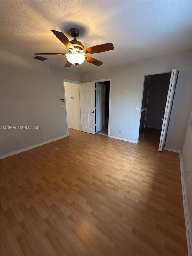 Building Photo - 1105 SW 44th Way