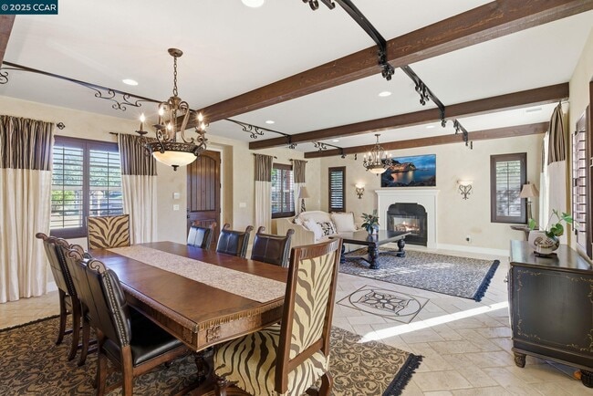 Building Photo - 1041 S Wedgewood Rd