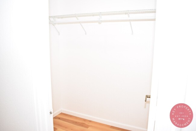 Building Photo - Charming Two-Bedroom, One-Bath Unit – Avai...