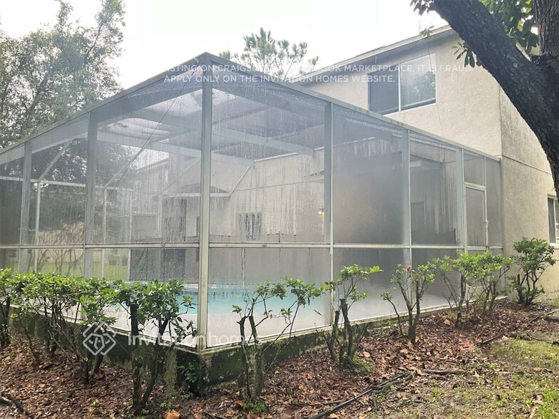 Building Photo - 18221 Sandy Pointe Dr