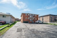 Building Photo - 185 Mead St