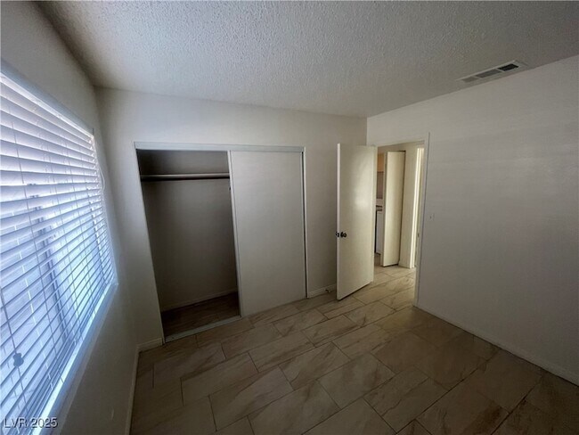 Building Photo - 368 Abbington St