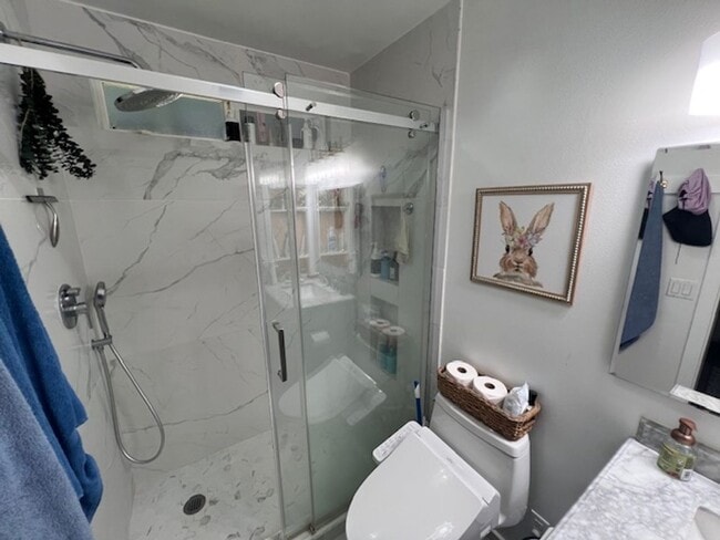 Building Photo - 73 Honuea Pl