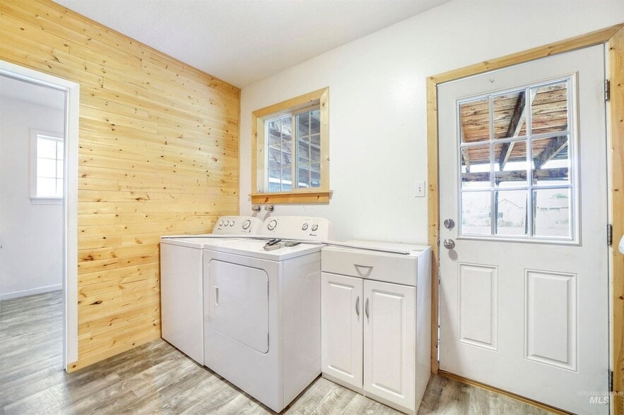 Building Photo - 3626 Camille Ln
