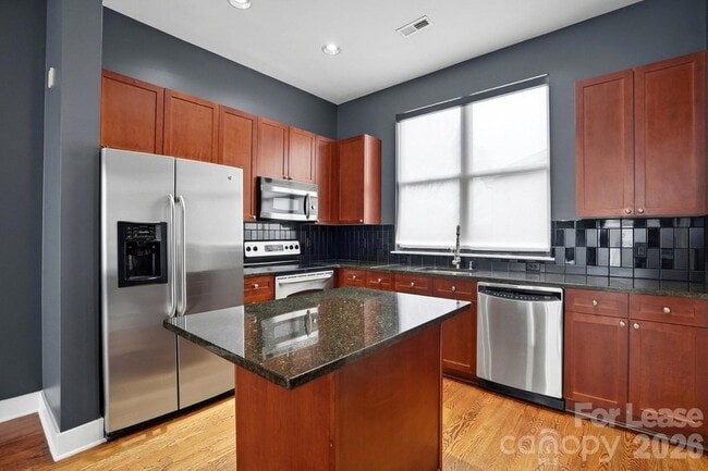 Building Photo - 440 N McDowell St