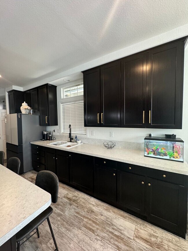 Building Photo - Ranch Style Home Here In the Heart of Perris