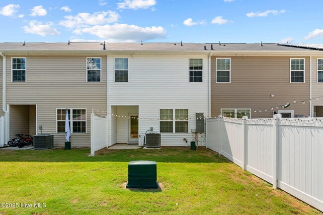 Building Photo - 1206 Gracie Ln