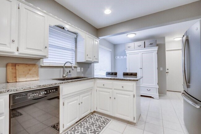 Building Photo - 1332 Chimney Hill Rd