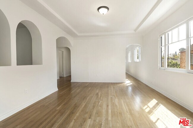 Building Photo - 450 N Orange Dr