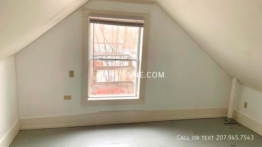 Building Photo - 160 Grove St