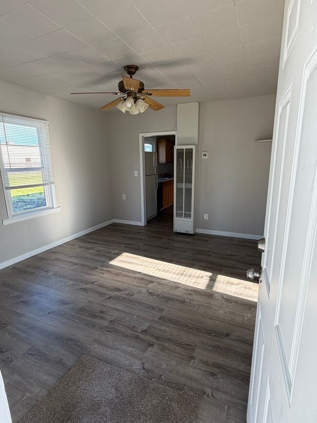 Building Photo - 3-bedroom 1 bath home