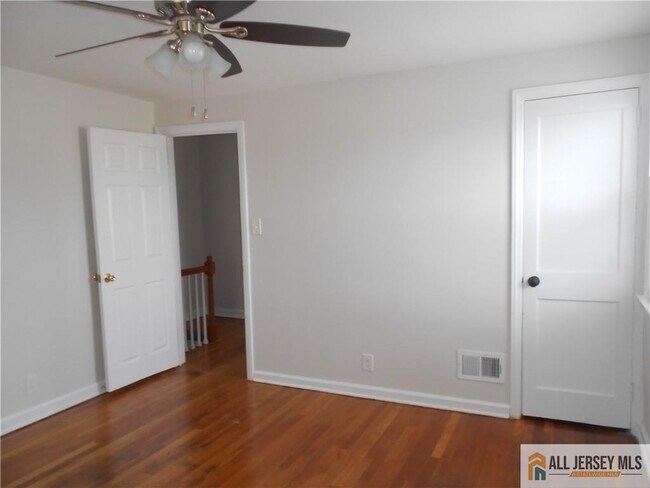 Building Photo - 431 Crows Mill Rd