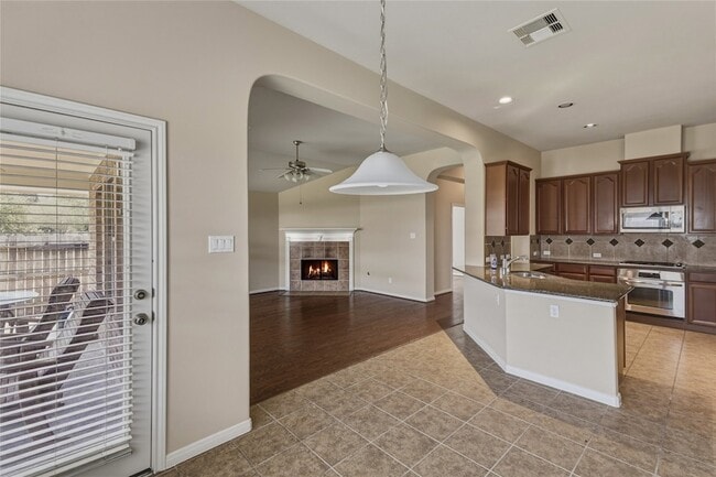 Building Photo - 10906 Angel Lake Dr