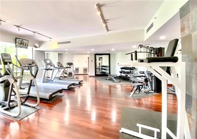 Building Photo - 3300 NE 191st St