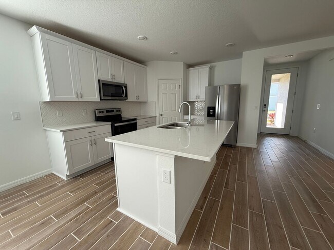 Building Photo - Stunning Eden Hills Home