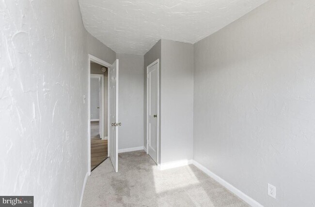 Building Photo - 849 Loalan Ave