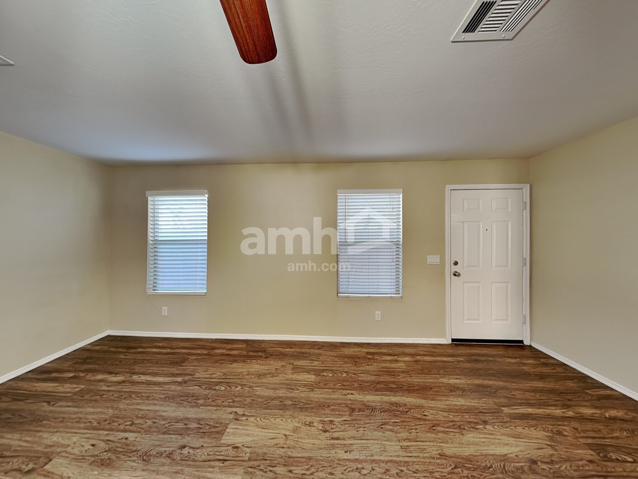 Building Photo - 23410 W Mohave St