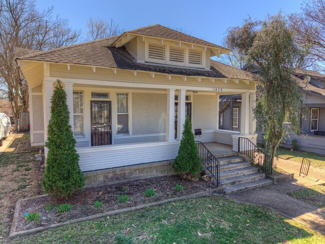 Building Photo - Rent reduced! Move-in special - 1/2 off Fi...