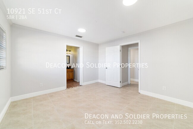 Building Photo - 10921 SE 51st Ct