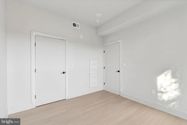Building Photo - 5521 Wayne Ave