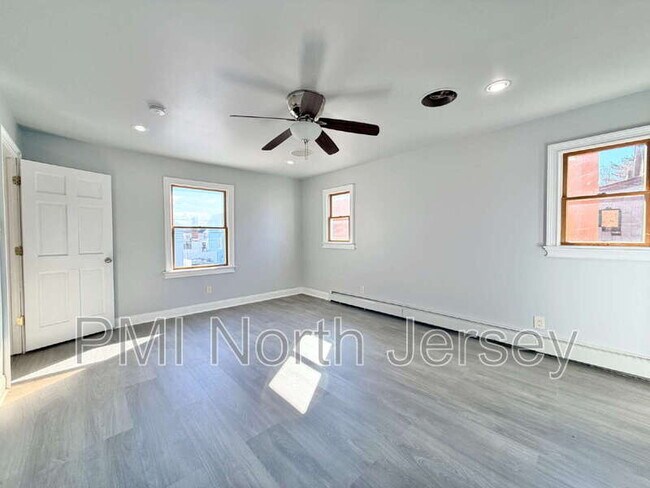 Building Photo - 227 Washington Ave