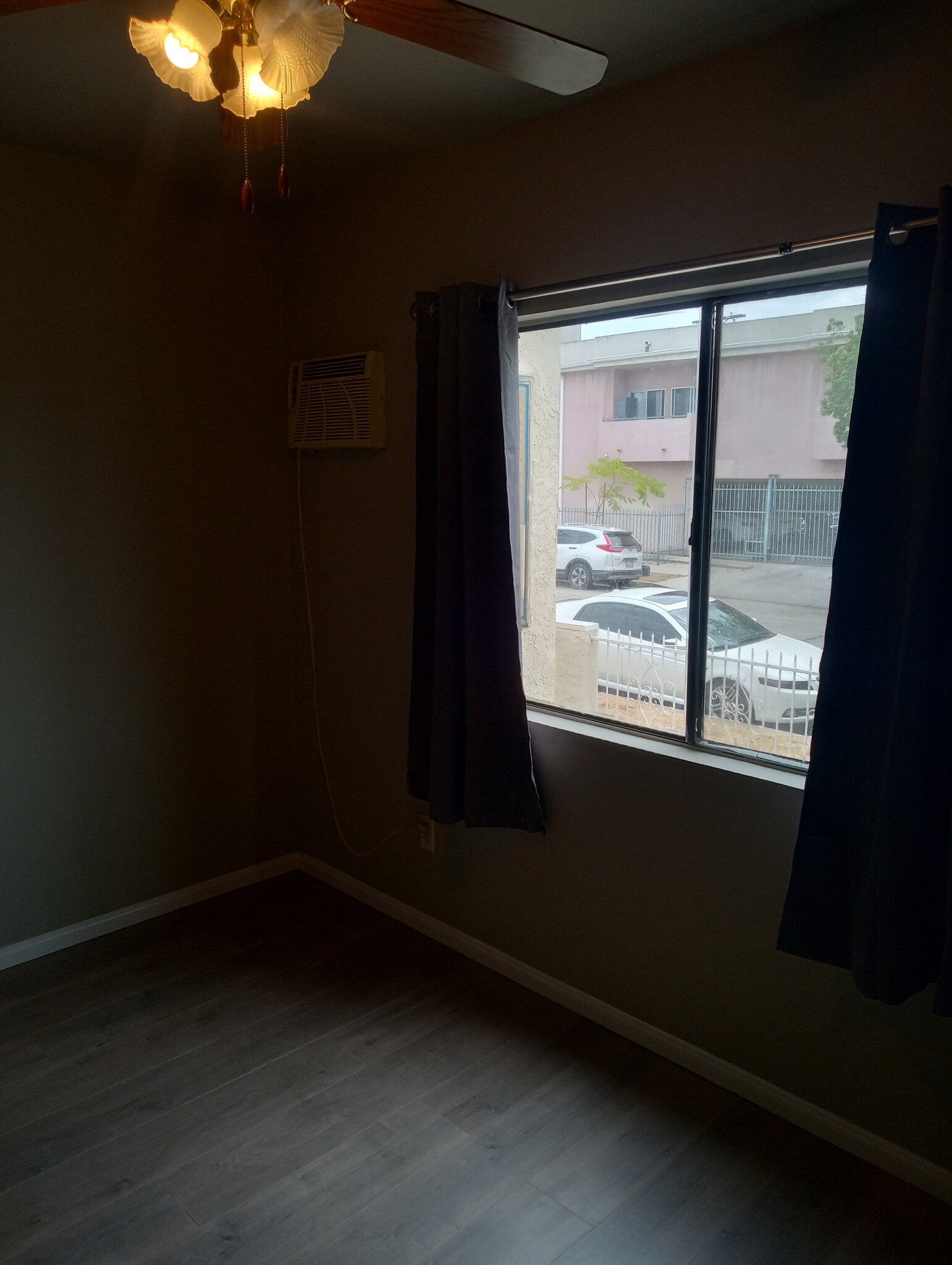 Building Photo - 11619 Archwood St