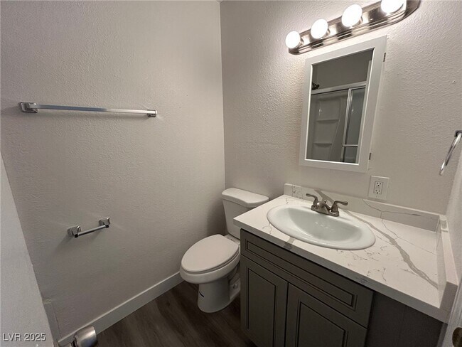 Building Photo - 820 Carpenter Dr