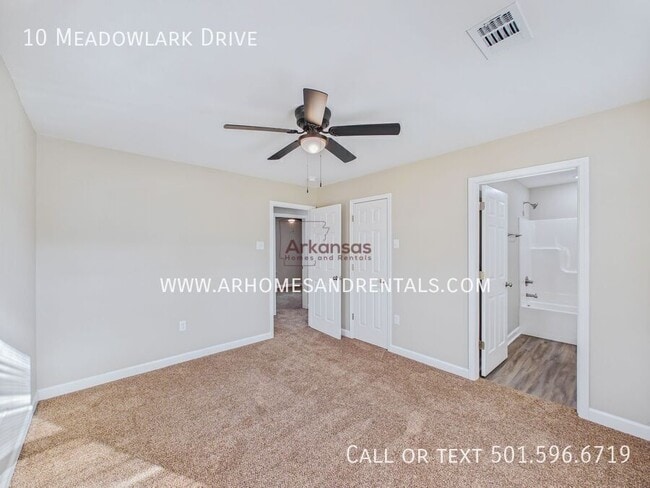 Building Photo - 10 Meadowlark Dr