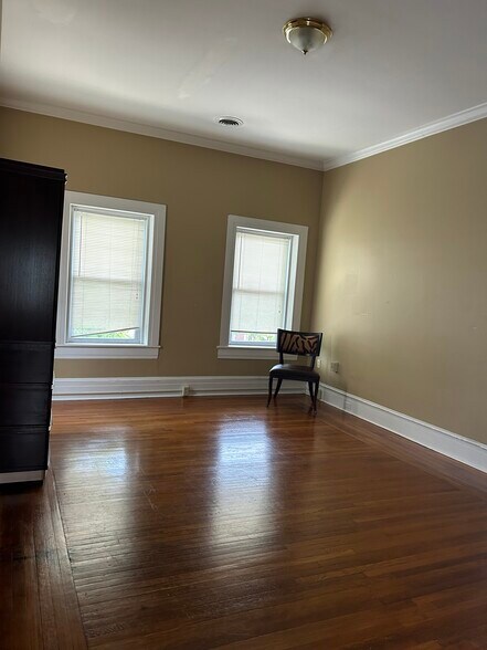 Master BR - 214 W Main St