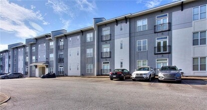 Building Photo - 502 Pryor St SW