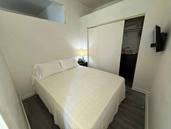 Building Photo - 87-3186-3186 Carissa Rd