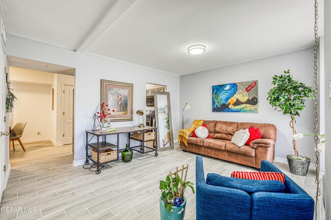 Building Photo - 7333 Golden Hawk Dr