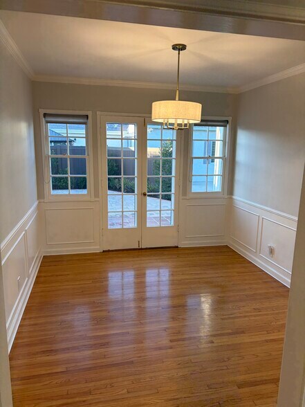 Building Photo - 851 Graynold Ave