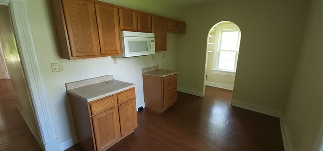 Building Photo - 446 Brightwood Ave