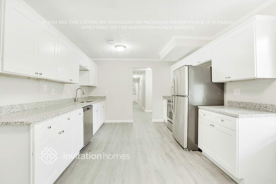 Building Photo - 6823 Springwood Dr