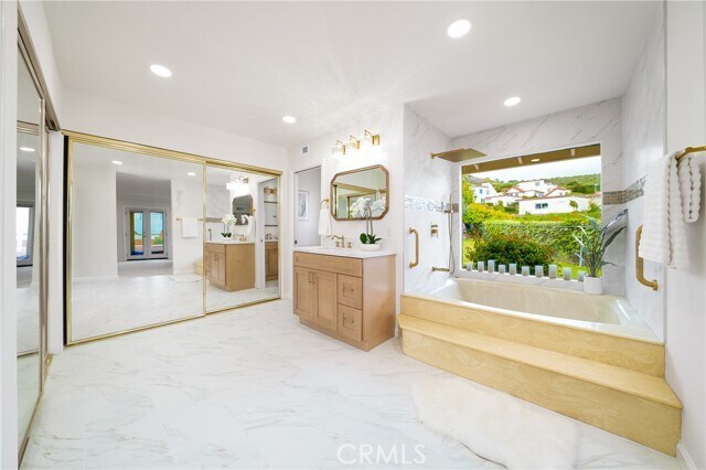 Building Photo - 3823 Via Manzana