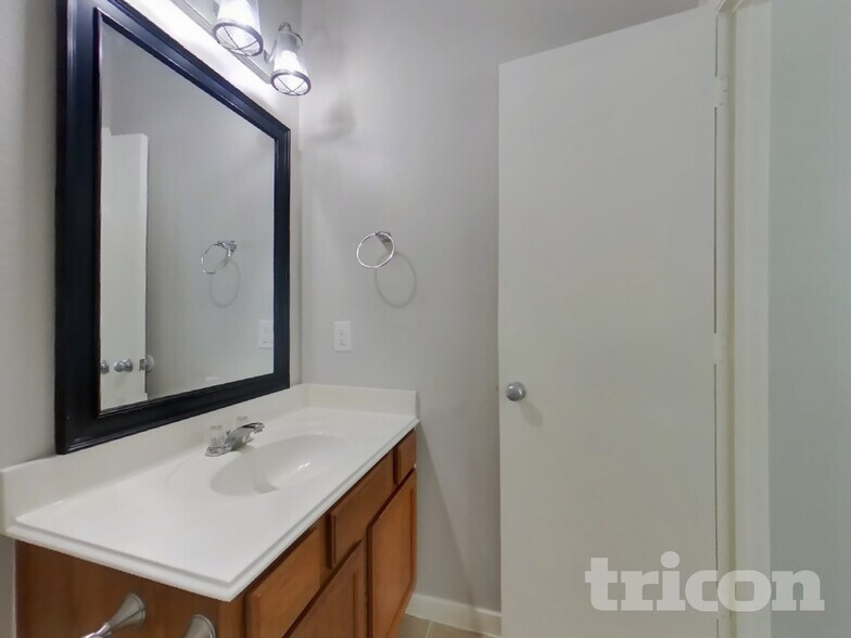 Building Photo - 20503 Providence Point Dr