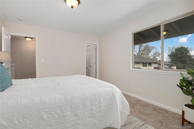 Building Photo - The Timbers townhome located in Cherry Creek School Disctrict.